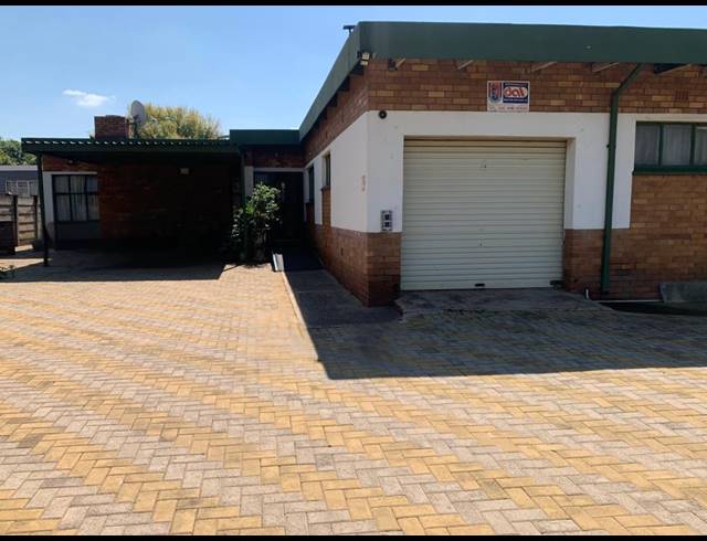 3 BEDROOM HOUSE FOR SALE IN VANDERBIJLPARK CE 5